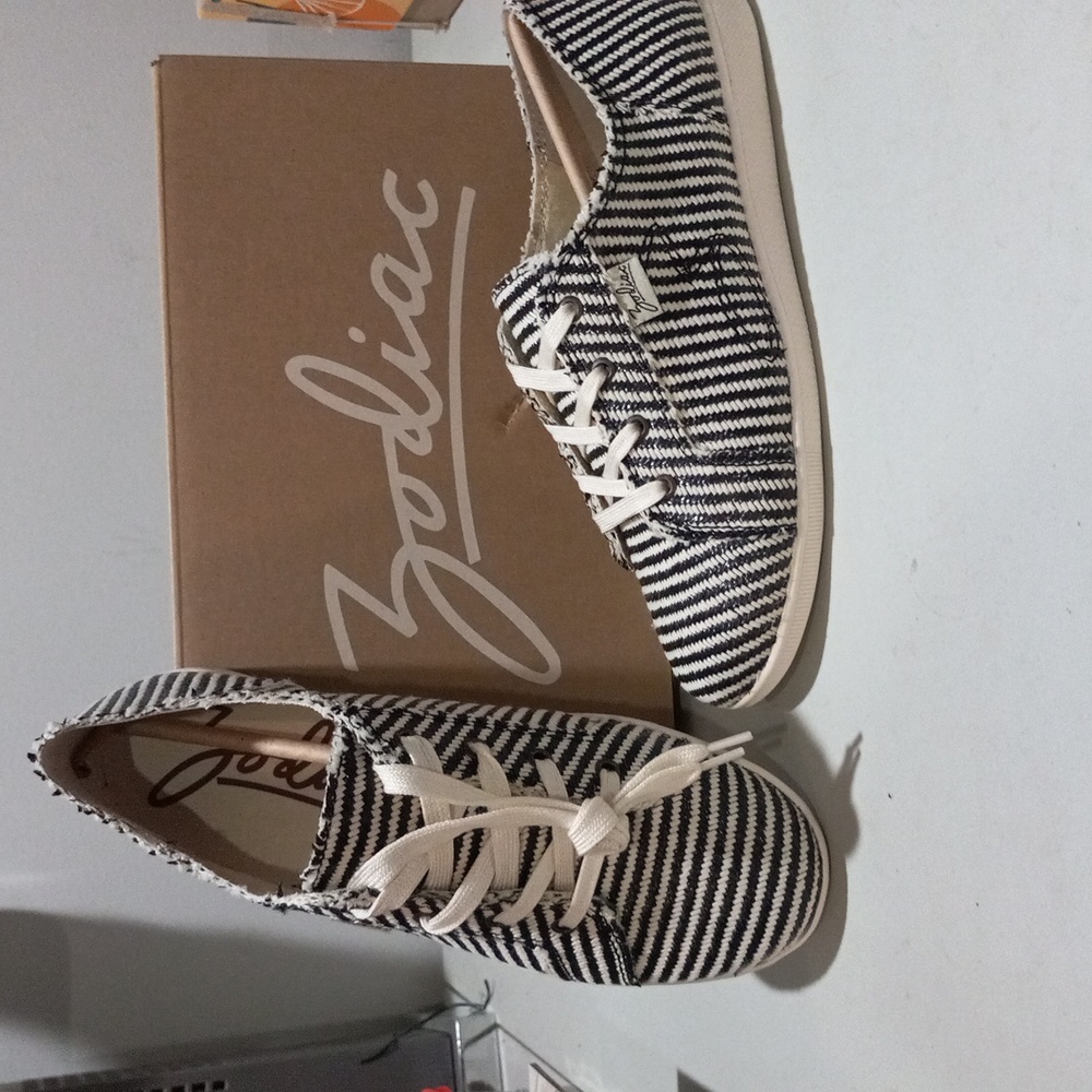 NWT Zodiac Sneakers